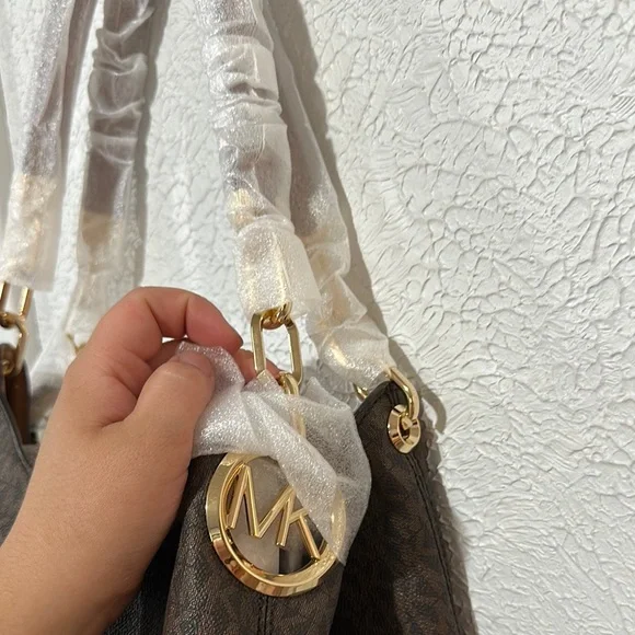 Michael Kors Large Chain Shoulder Tote “Lillie” Brown - Picture 2 of 8